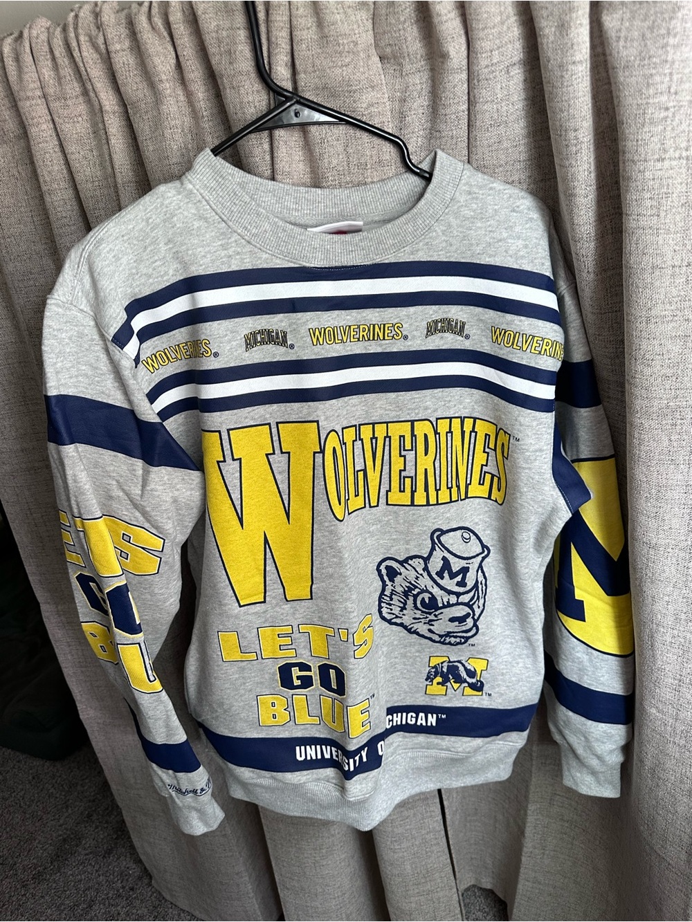Mitchell & Ness Michigan Wolverines Grey Crewneck Sweatshirt - Yellow & Navy